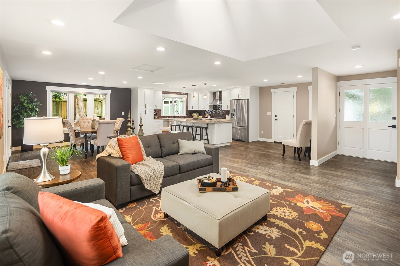 Sammamish, Washington, 98075, United States, 3 Bedrooms Bedrooms, ,2 BathroomsBathrooms,Residential,Active,2030564