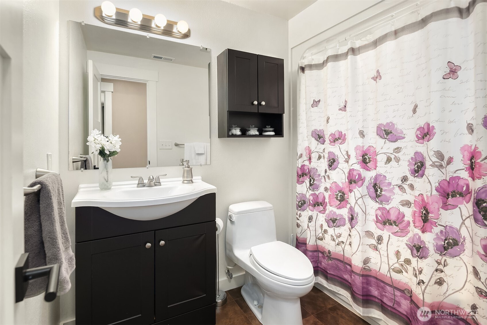Sammamish, Washington, 98075, United States, 3 Bedrooms Bedrooms, ,2 BathroomsBathrooms,Residential,Active,2030564