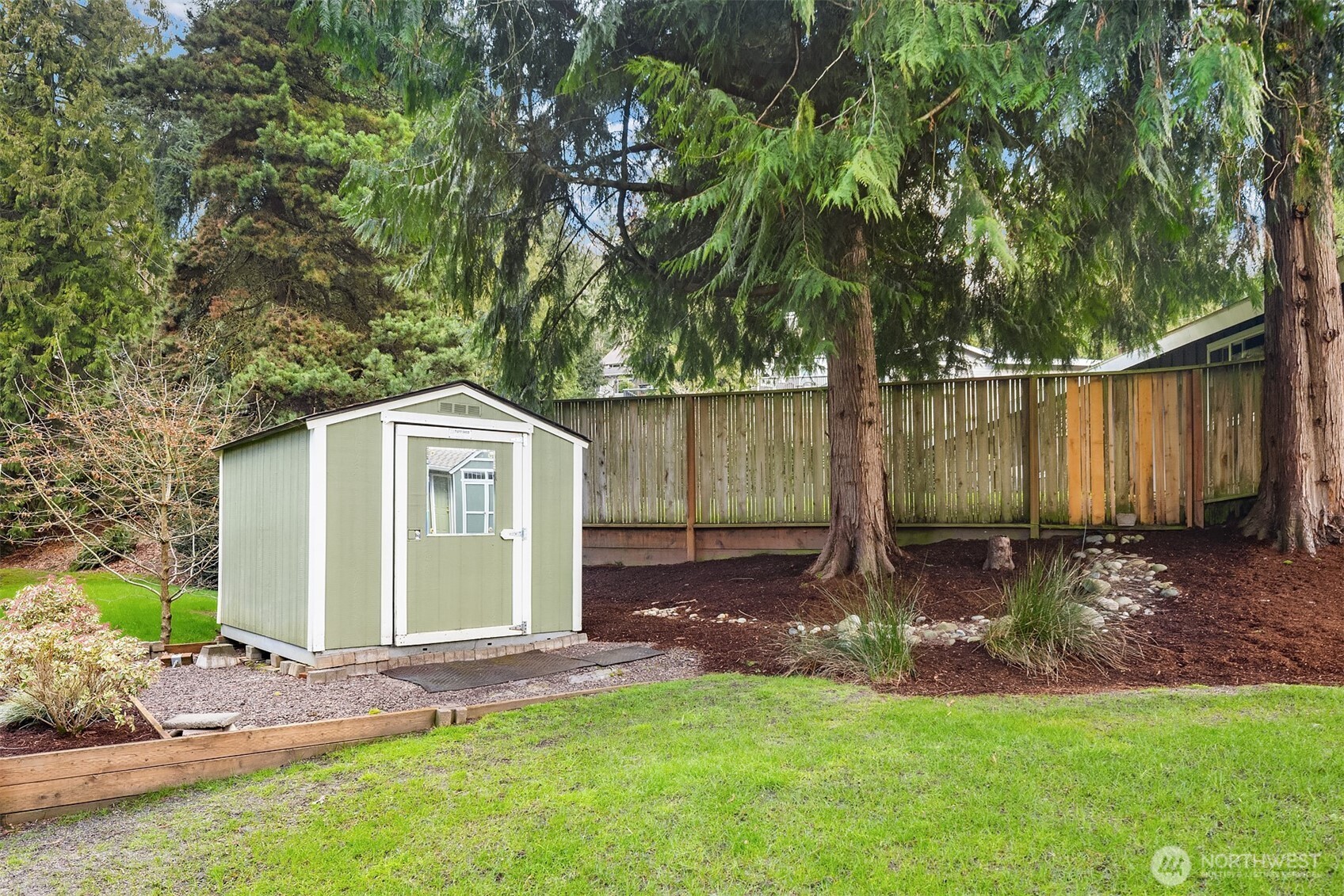 Sammamish, Washington, 98075, United States, 3 Bedrooms Bedrooms, ,2 BathroomsBathrooms,Residential,Active,2030564