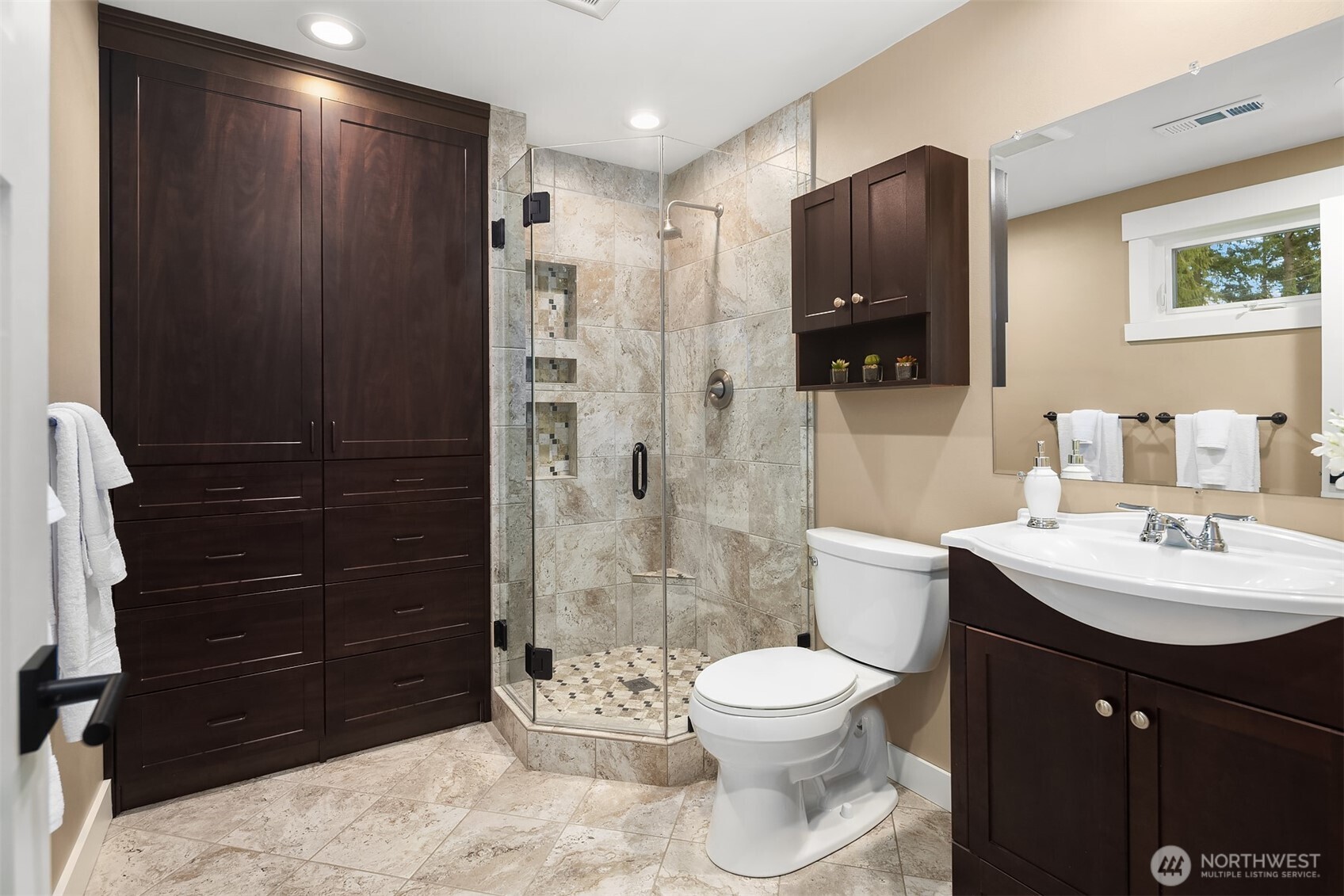Sammamish, Washington, 98075, United States, 3 Bedrooms Bedrooms, ,2 BathroomsBathrooms,Residential,Active,2030564
