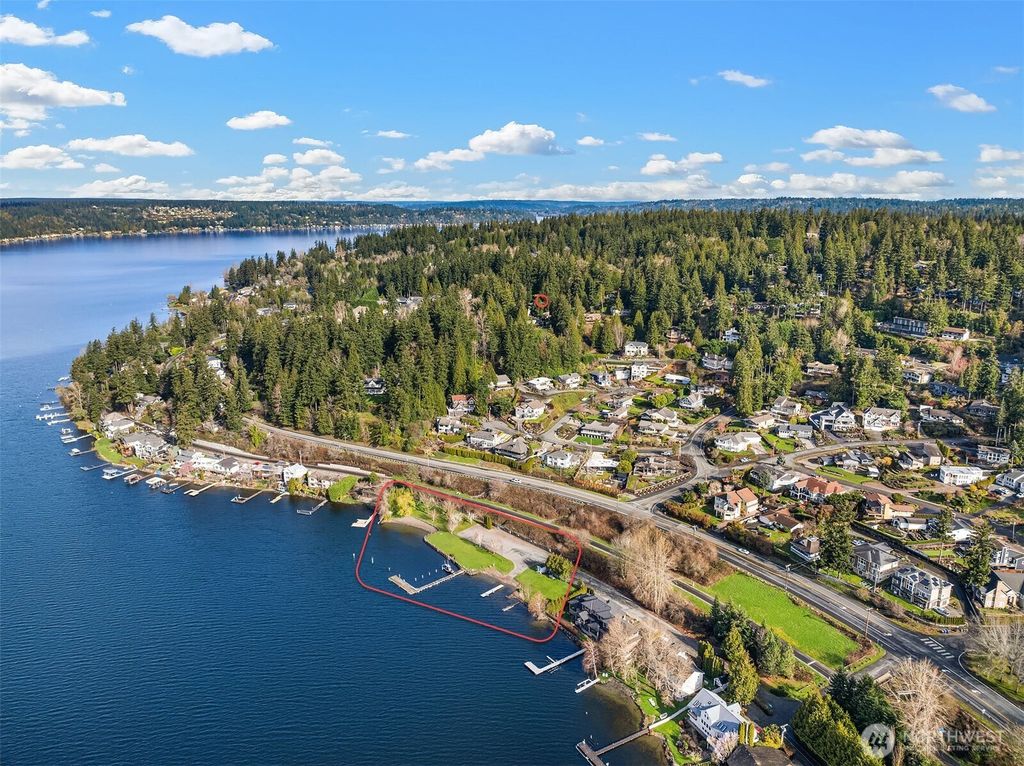 Photo of 19602 SE 29th Street, Sammamish, WA 98075 (MLS # 2498078)