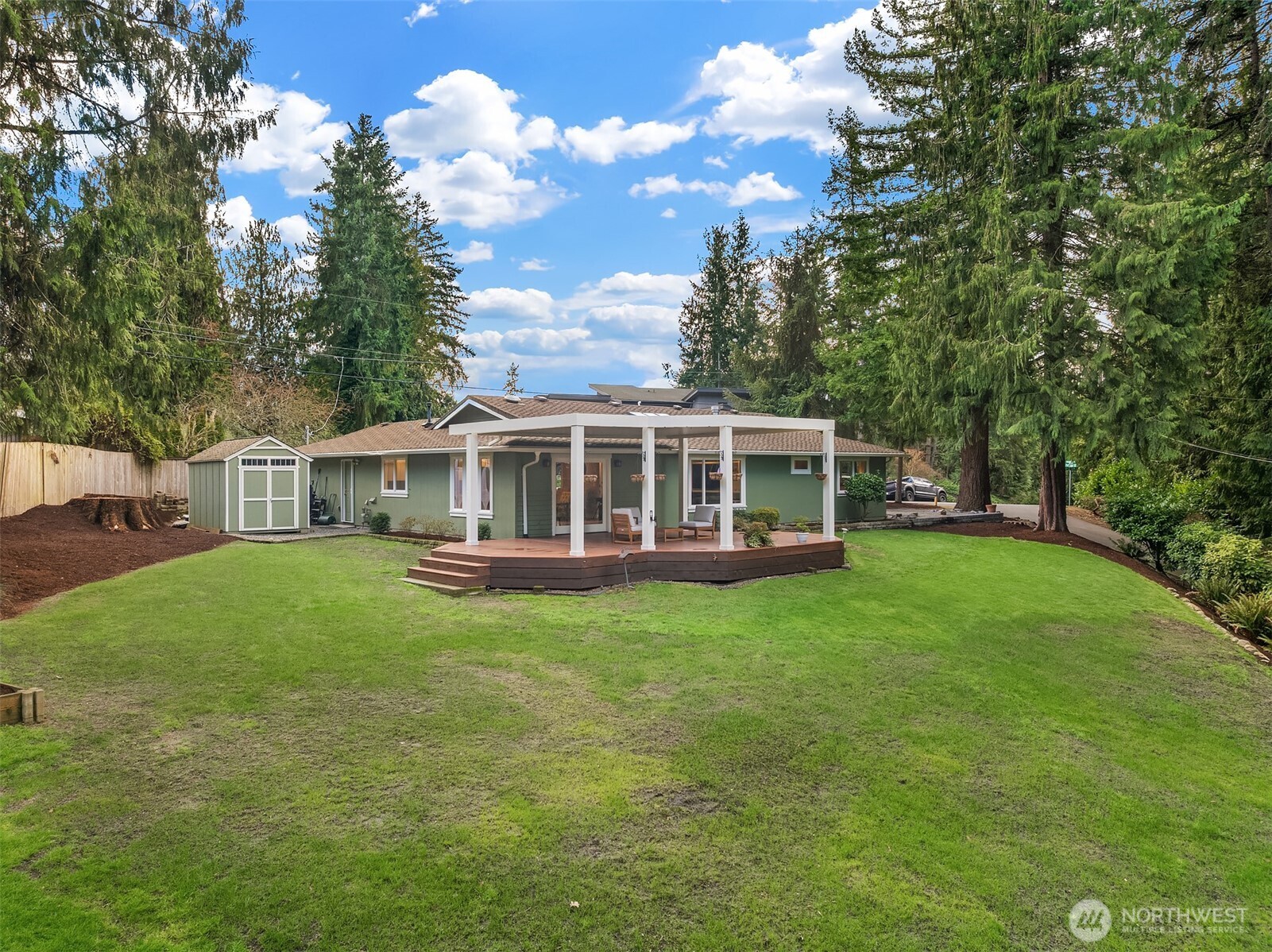 Sammamish, Washington, 98075, United States, 3 Bedrooms Bedrooms, ,2 BathroomsBathrooms,Residential,Active,2030564