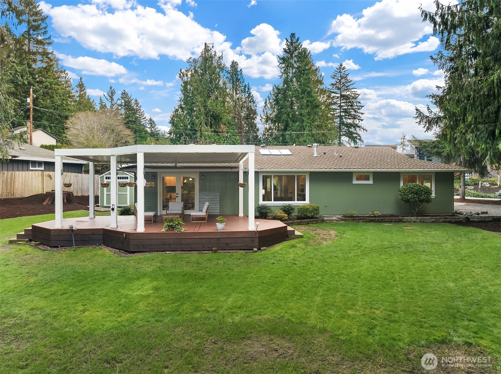 Sammamish, Washington, 98075, United States, 3 Bedrooms Bedrooms, ,2 BathroomsBathrooms,Residential,Active,2030564