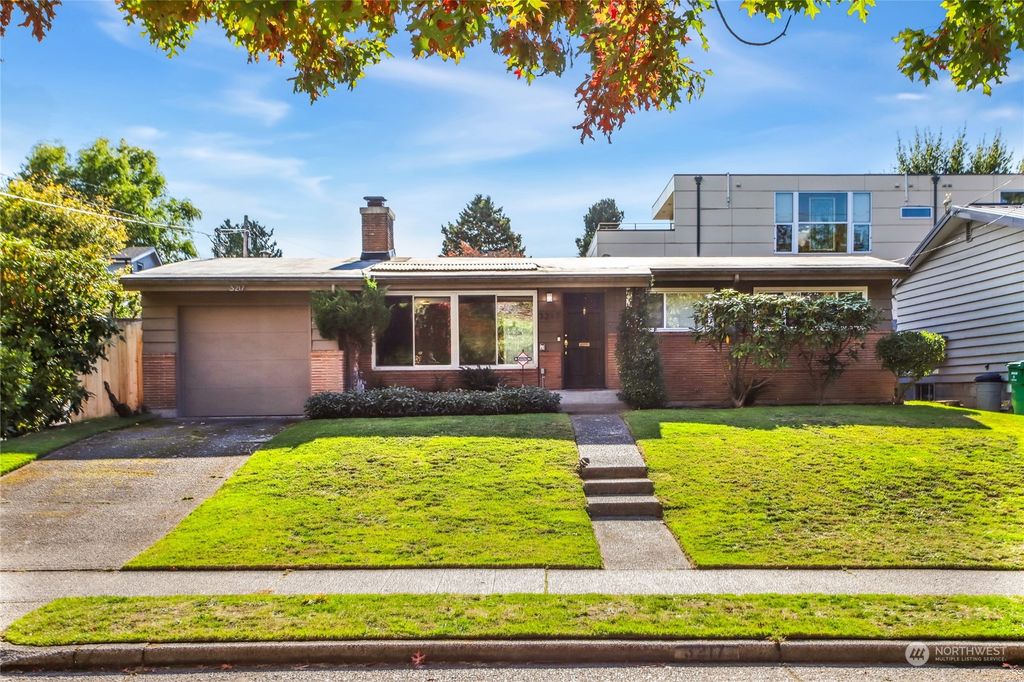 Photo of 3217 W Elmore Street, Seattle, WA 98199 (MLS # 2306424)