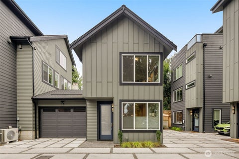 Photo of 115 B N 105th Street, Seattle, WA 98133 (MLS # 2573930)