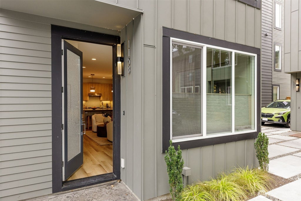 Photo of 115 B N 105th Street, Seattle, WA 98133 (MLS # 2573930)