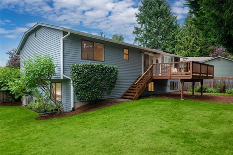 Photo of 10026 NE 140th St ST, Kirkland, WA 98034 (MLS # 2586219)