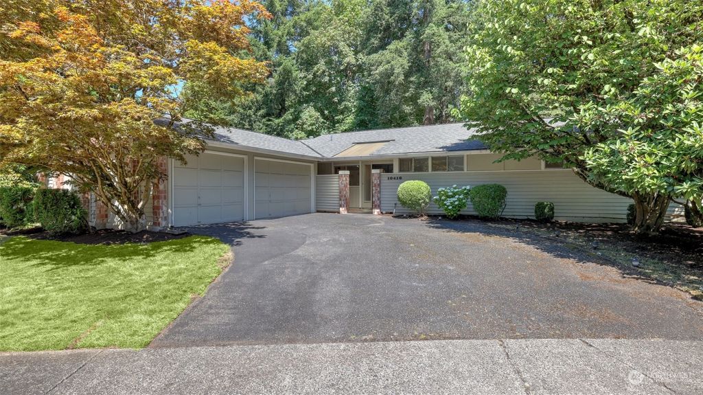 Photo of 10416 165th Place NE, Redmond, WA 98052 (MLS # 2266582)