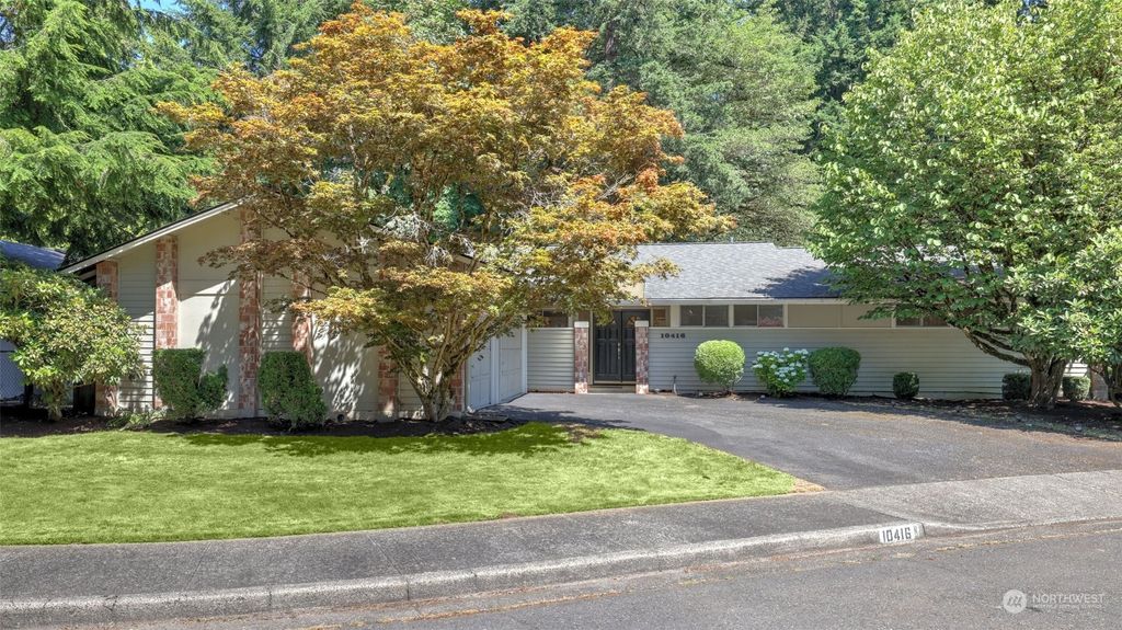 Photo of 10416 165th Place NE, Redmond, WA 98052 (MLS # 2266582)
