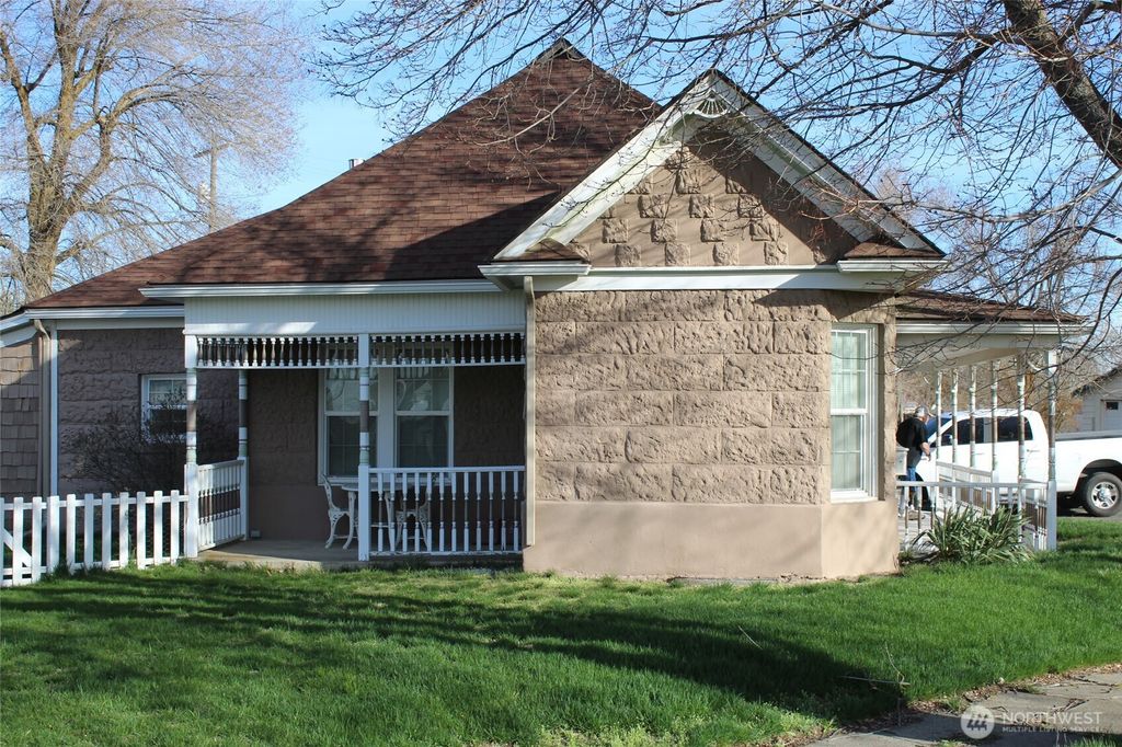 Photo of 209 E Alder Avenue, Ritzville, WA 99169 (MLS # 2496132)