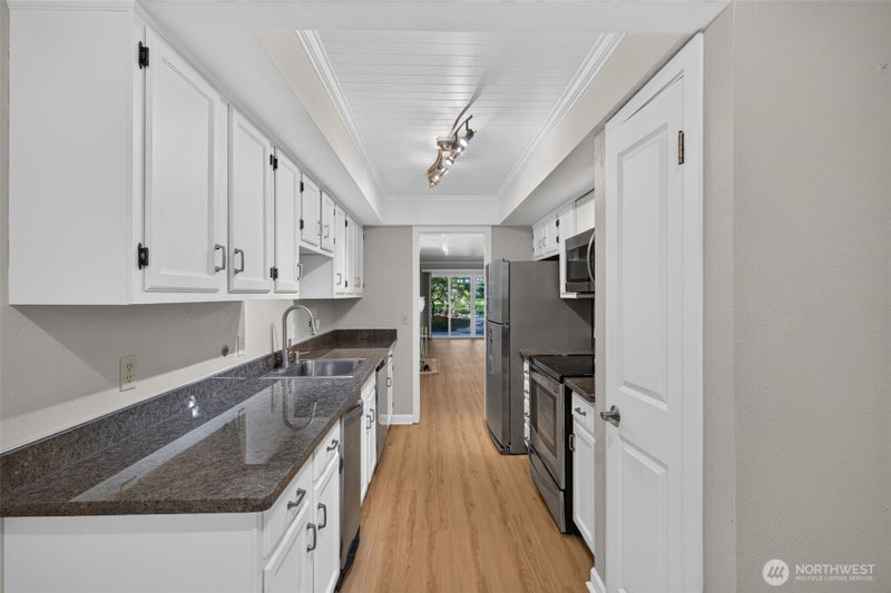 13730 15th Avenue NE A102