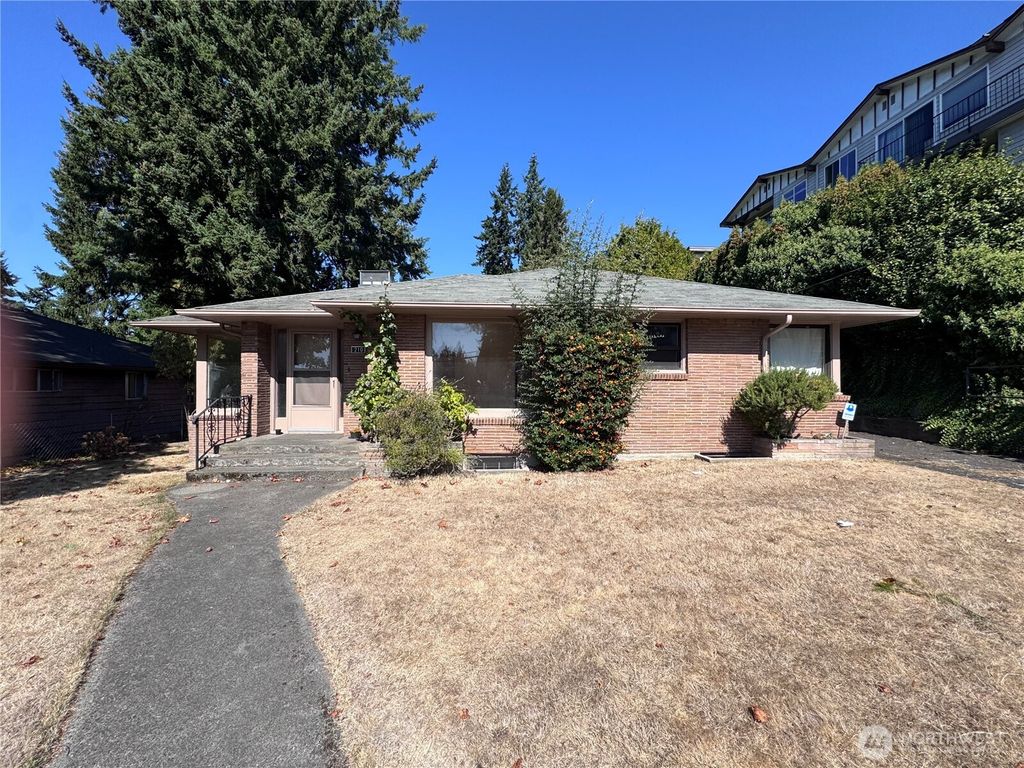 Photo of 210 N 115th Street, Seattle, WA 98133 (MLS # 2439051)