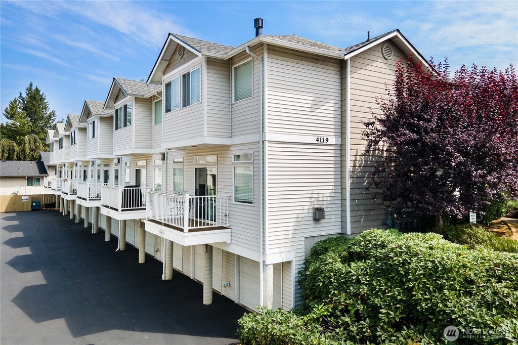Photo of 4119 156th Street SW #5, Lynnwood, WA 98087 (MLS # 2577505)