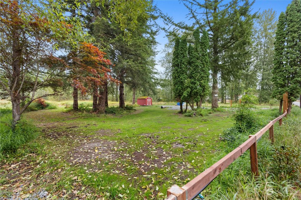Photo of 2410 Hartford Road, Lake Stevens, WA 98258 (MLS # 2180990)
