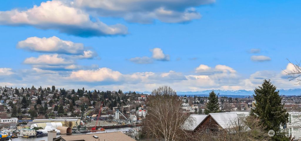 Photo of 941 W Emerson Street, Seattle, WA 98119 (MLS # 2199631)