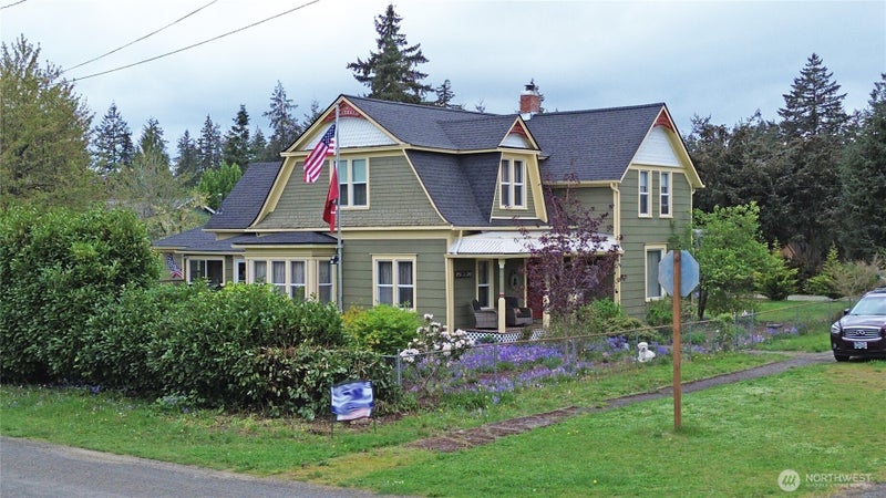 204 W Harris Avenue