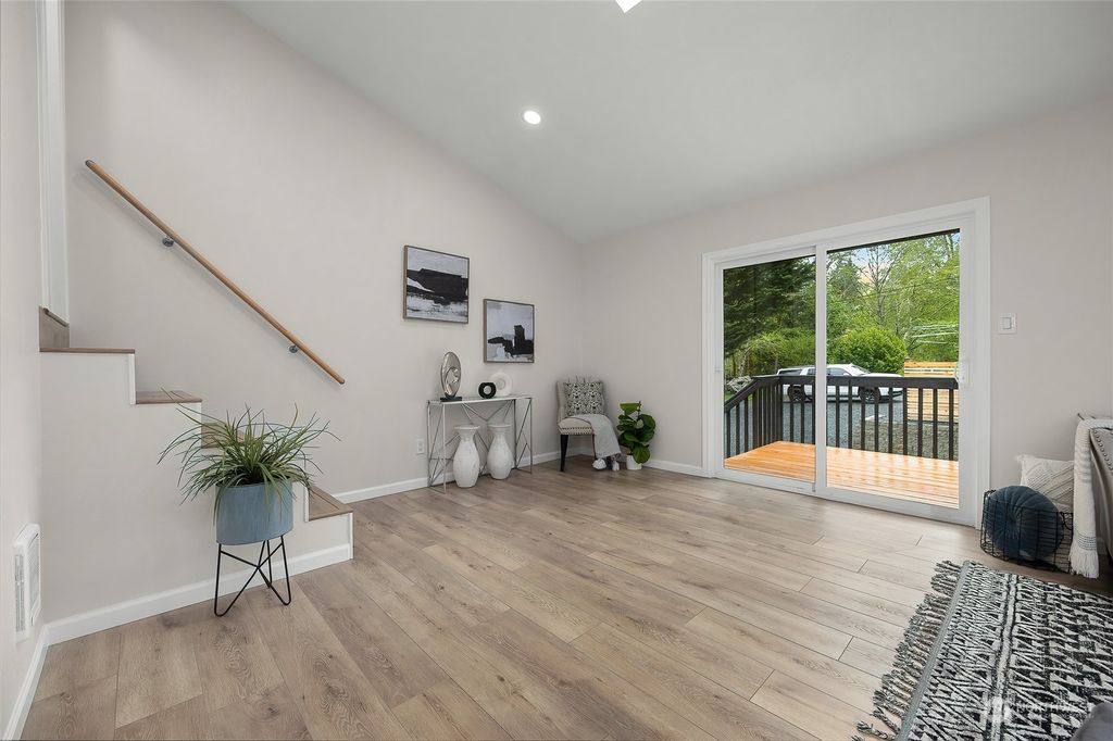 Photo of 6611 184th Drive SE, Snohomish, WA 98290 (MLS # 2229650)