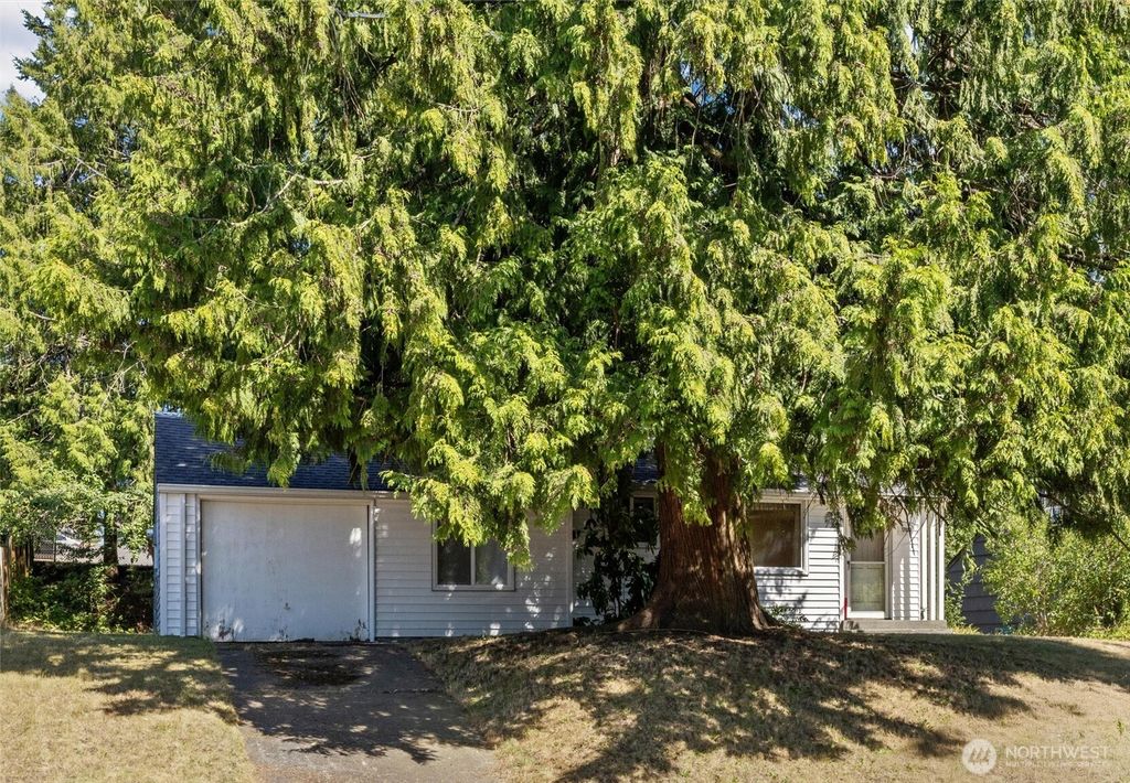 Photo of 17030 14th Avenue NE, Shoreline, WA 98155 (MLS # 2408433)