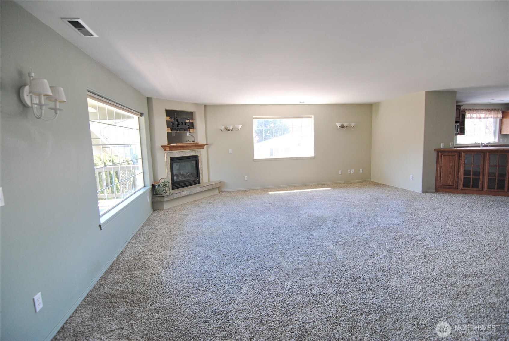 939 N Baker Street 11-13