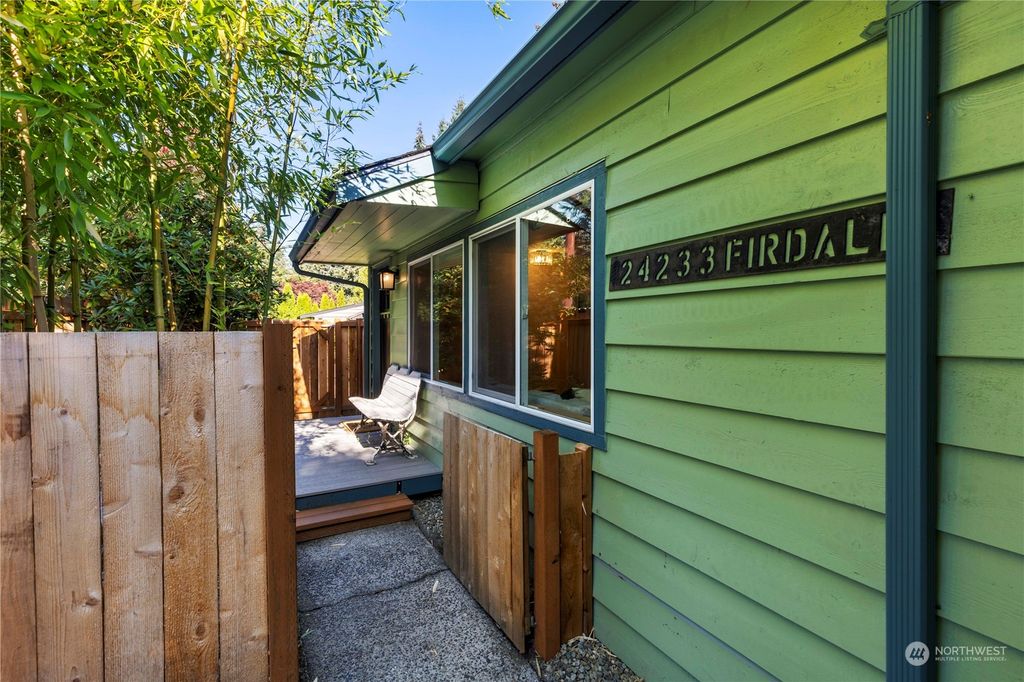 Photo of 24233 Firdale Avenue, Edmonds, WA 98020 (MLS # 2001321)