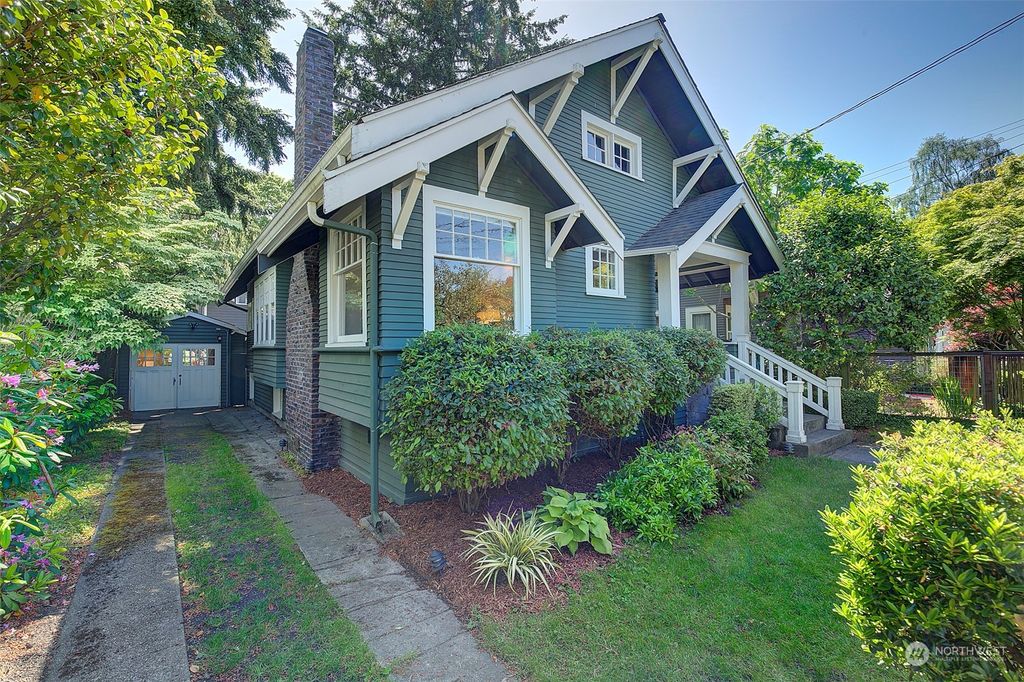 Photo of 1221 NE 61st Street, Seattle, WA 98115 (MLS # 2247186)