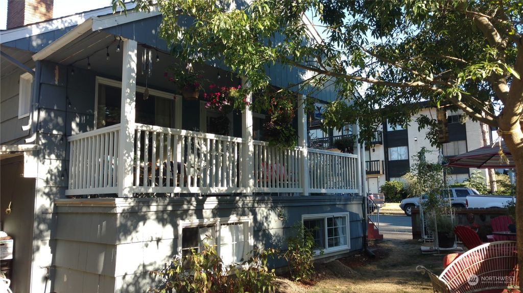 Photo of 7330 47th Avenue SW, Seattle, WA 98136 (MLS # 2132191)