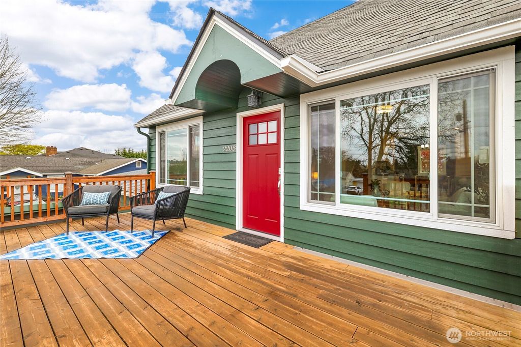 Photo of 2208 Smithers Avenue S, Renton, WA 98055 (MLS # 2507741)