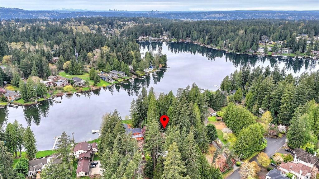 Photo of 2711 226th Avenue SE, Sammamish, WA 98075 (MLS # 2355993)