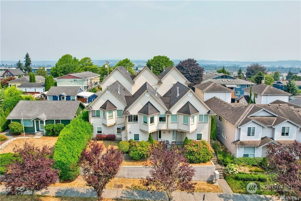 Photo of 3315 Rockefeller Avenue #4, Everett, WA 98201 (MLS # 2169295)