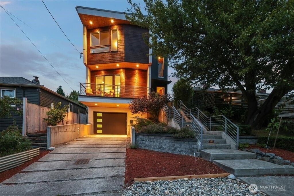 Photo of 4113 Palatine Avenue N, Seattle, WA 98103 (MLS # 2404845)