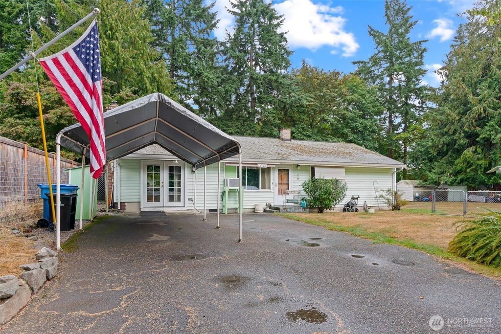 Photo of 18328 Ashworth Avenue N, Shoreline, WA 98133 (MLS # 2437226)