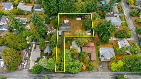 Photo of 18328 Ashworth Avenue N, Shoreline, WA 98133 (MLS # 2437226)