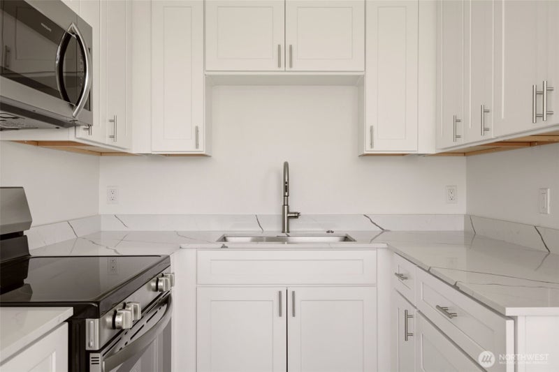 5435 S M Street 201