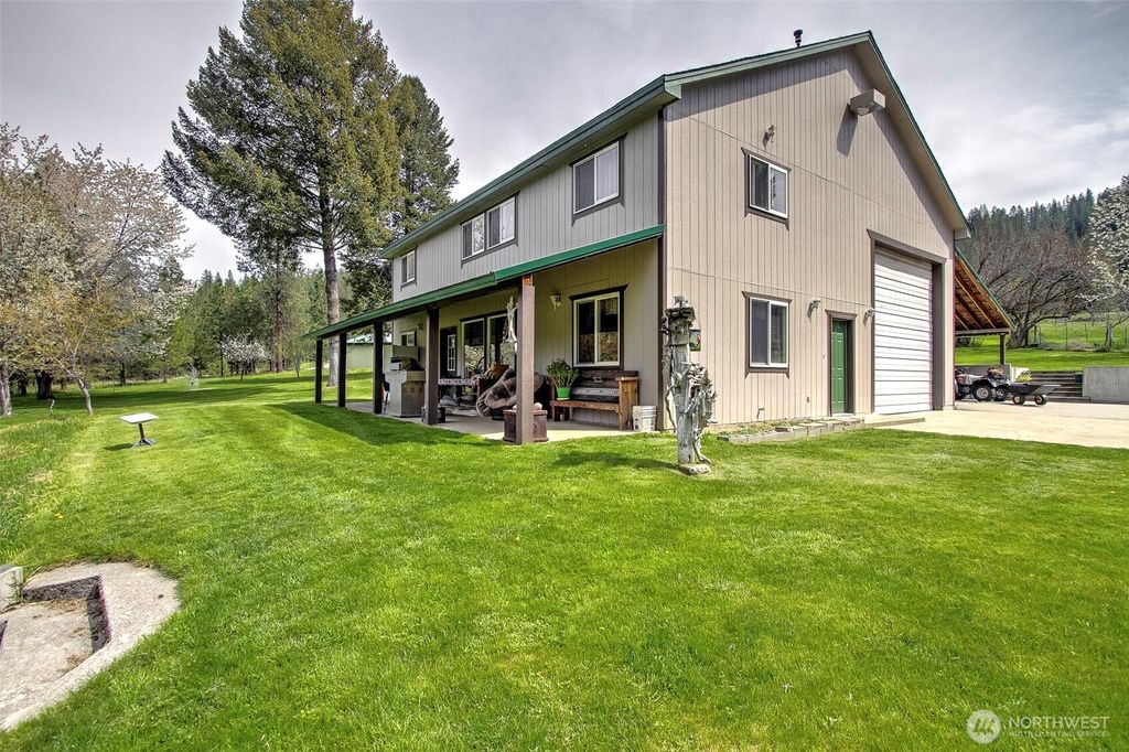 Photo of 6731 River Way, Fruitland, WA 99129 (MLS # 2512195)