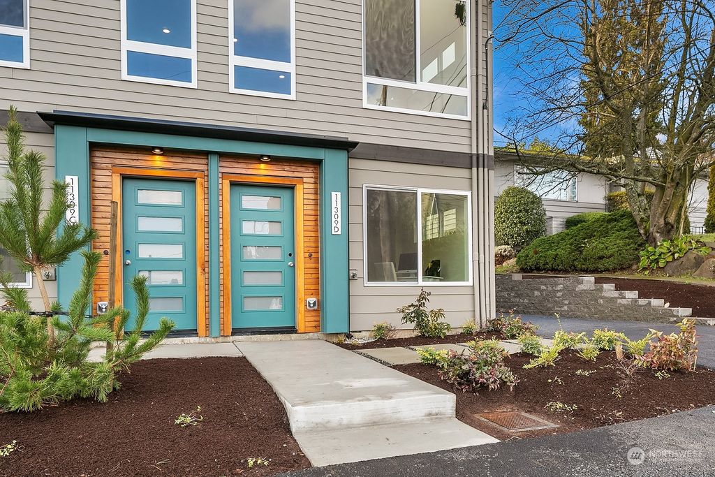 Photo of 11309 C Corliss Avenue N, Seattle, WA 98133 (MLS # 2127330)