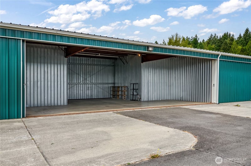 0 SR20 - Hangar 2-B