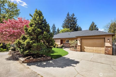 Photo of 1161 Aberdeen Avenue NE, Renton, WA 98056 (MLS # 2530334)
