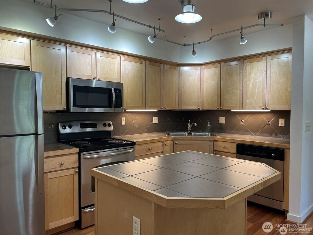 Photo of 13203 97th Avenue E #202, Puyallup, WA 98373 (MLS # 2518401)