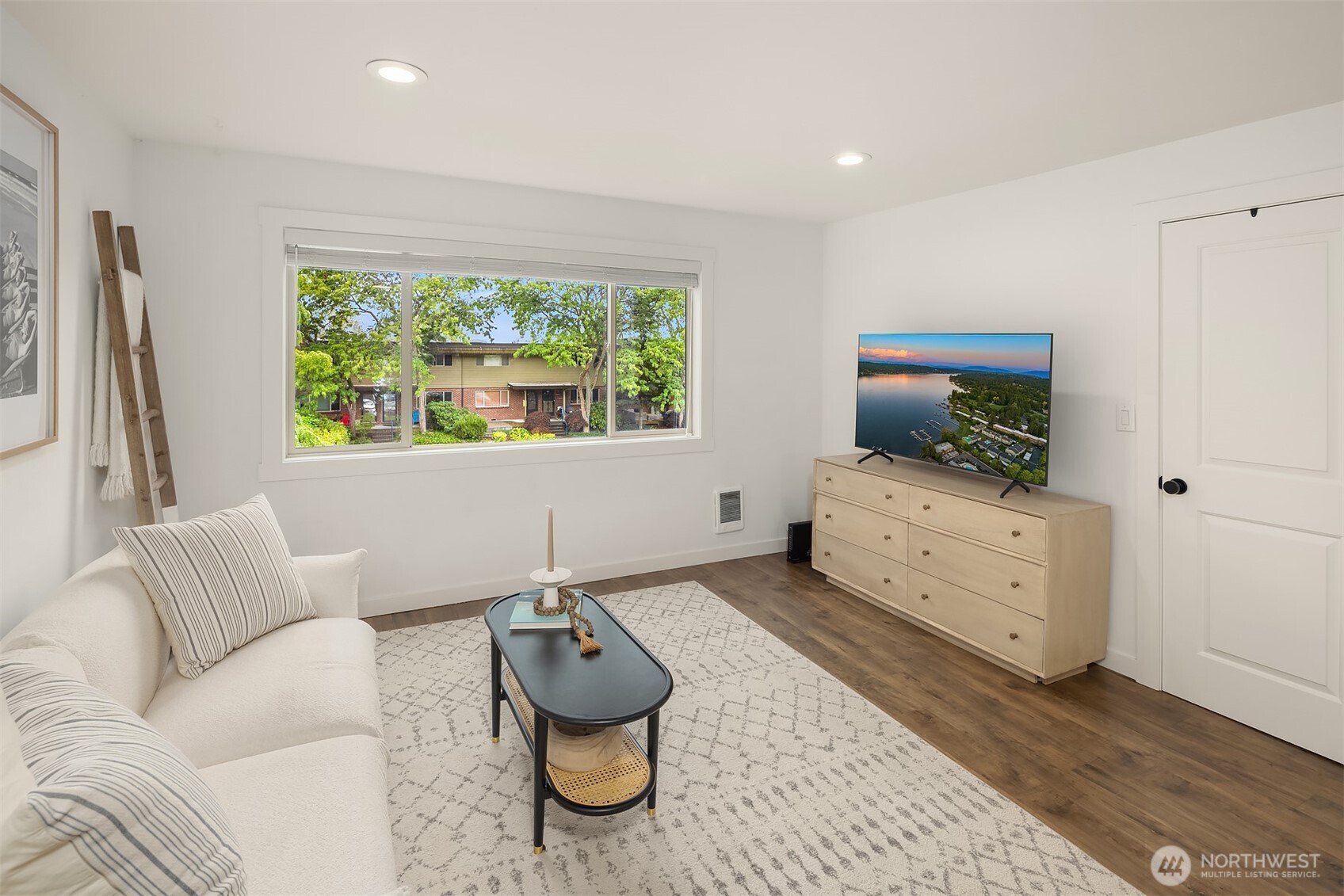 3834 175th Avenue NE E49