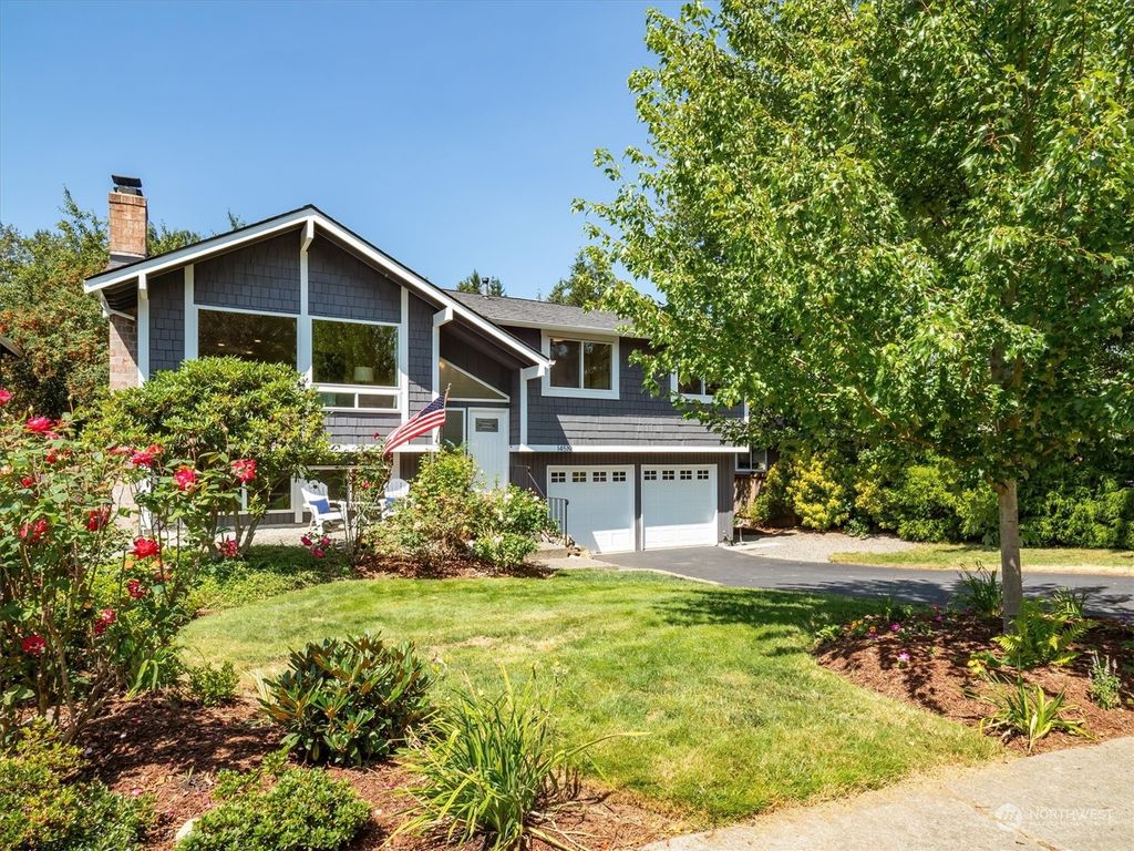 Photo of 14519 78th Place NE, Kenmore, WA 98028 (MLS # 2273201)