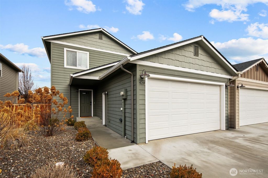 Photo of 420 Kansas Loop, East Wenatchee, WA 98802 (MLS # 2470099)