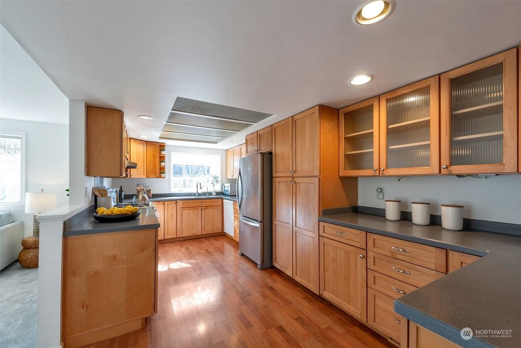 Photo of 13422 118th Avenue NE, Kirkland, WA 98034 (MLS # 2209043)