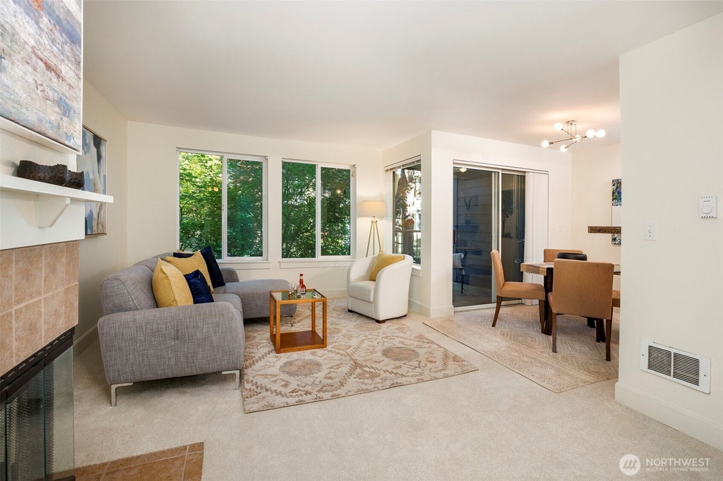 Photo of 300 N 130th Street #5202, Seattle, WA 98133 (MLS # 2586104)