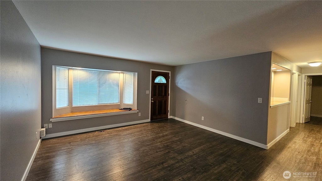 Photo of 12828 111th Avenue NE, Kirkland, WA 98034 (MLS # 2568514)