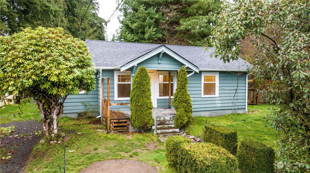 Photo of 6704 Fleming Street, Everett, WA 98203 (MLS # 2189947)