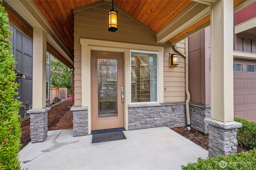 Photo of 900 228th Avenue NE #16C, Sammamish, WA 98074 (MLS # 2347878)