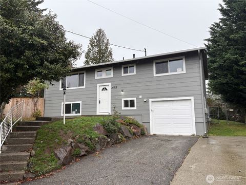 Photo of 16312 127th Place SE, Renton, WA 98058 (MLS # 2458557)
