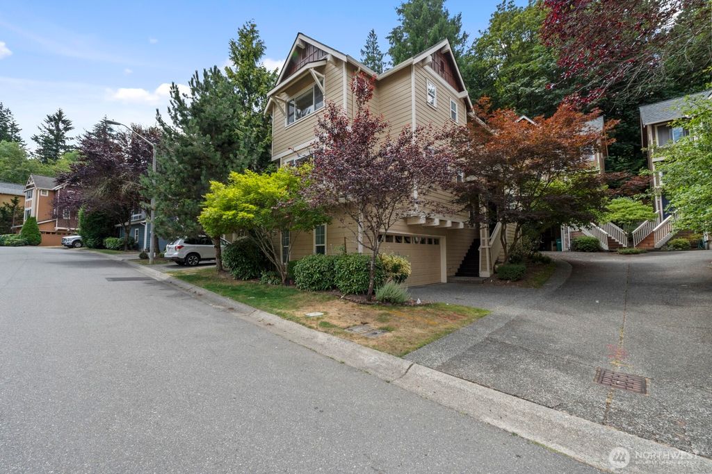 Photo of 71 Sunset Court NW, Issaquah, WA 98027 (MLS # 2558389)