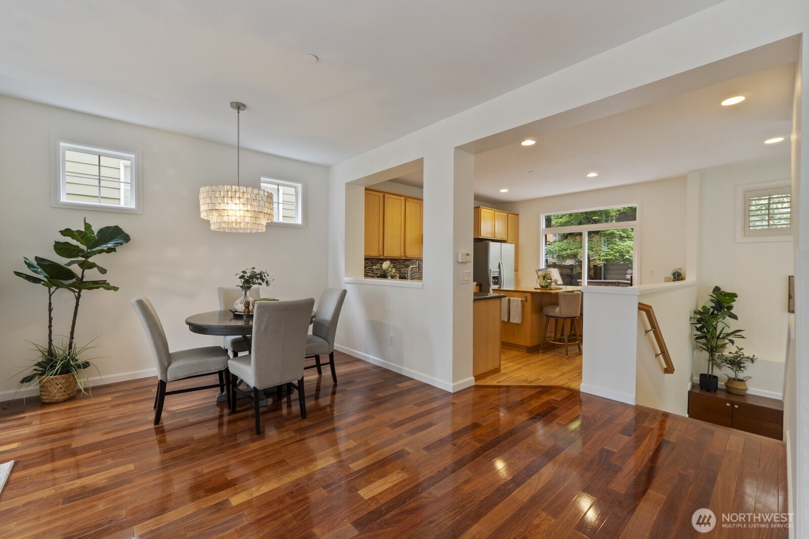 71 Sunset Court NW