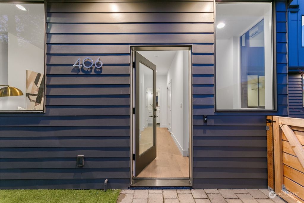 Photo of 406 NE 75th Street, Seattle, WA 98115 (MLS # 2179151)